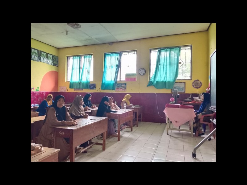 Penerimaan Rapor Semester Ganjil oleh Wali Murid SD Negeri 1 Sumberejo 2025